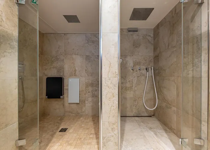 马丁肖福公寓 *